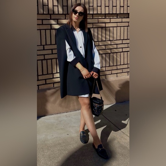 Saint Laurent Black Quilted Leather Crossbody Vanity Bag with Gold Hardware - Picture 9 of 9